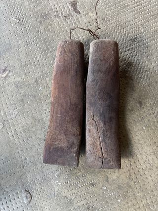 Pareja de Objetos Antiguos de Madera – Arte Popula