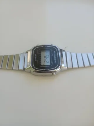 Reloj Casio LA670W Mujer