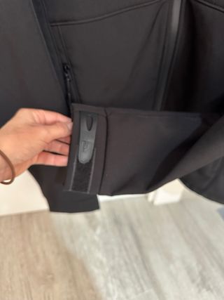 Chaqueta cortavientos The North Face Negra