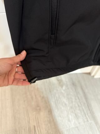 Chaqueta cortavientos The North Face Negra