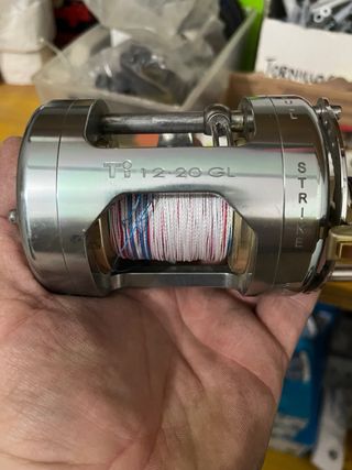 2 Carretes de pesca Ti 12 20 GL a
