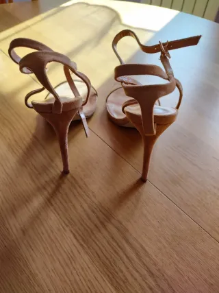 Sandalias tacón tiras finas Camel T41