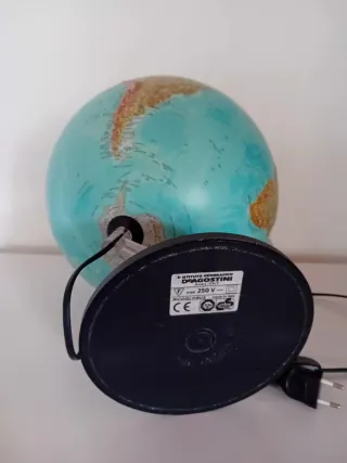 Mappamondo luminoso.