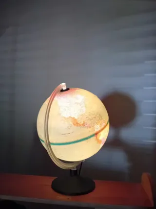 Mappamondo luminoso.