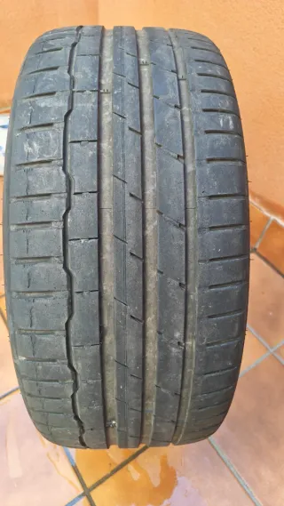 Llantas con neumáticos y neumáticos 235/35 19 92Y