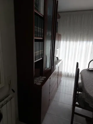 Mueble de comedor madera y cristal