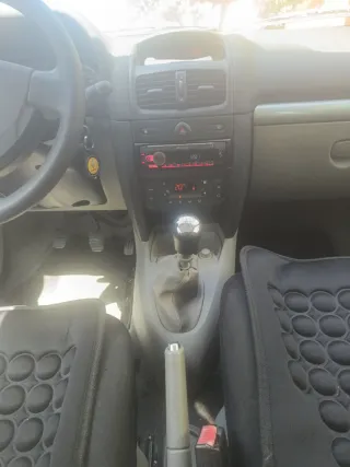 Renault Clio 2003
