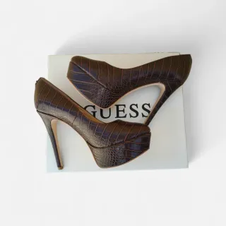 Tacones Guess Marrones