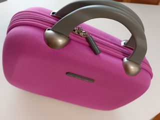 Neceser de viaje United Colors of Benetton rosa