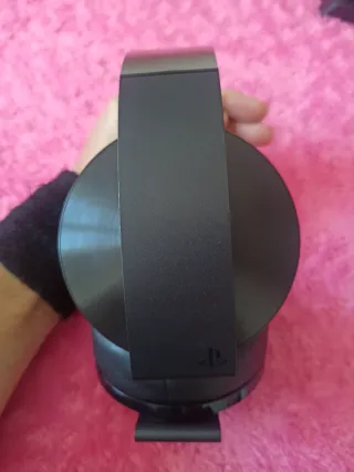 PS4 Slim 1TB Negra + Mando V2 + Cascos