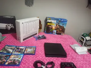 PS4 Slim 1TB Negra + Mando V2 + Cascos