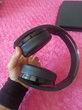 PS4 Slim 1TB Negra + Mando V2 + Cascos