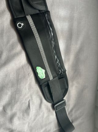 Riñonera deportiva negra