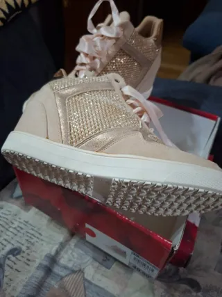 Zapatillas XTI doradas talla 39