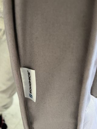 Mecedora de tela y madera