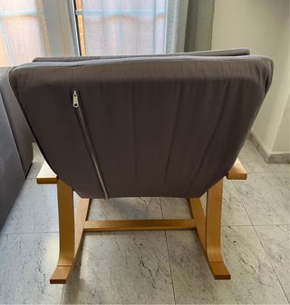 Mecedora de tela y madera