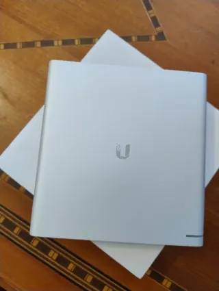 Ubiquiti UniFi Cloud Key Plus