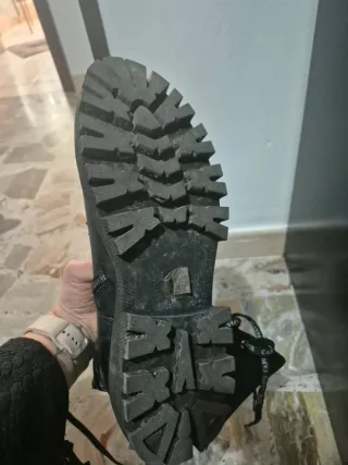 Stivali Cafènoir neri con lacci