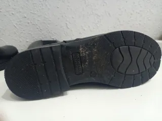 Botas altas de piel negras