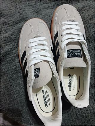 Adidas Spezial Beige/Negro Talla 37