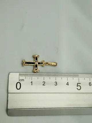 Colgante de oro 18kt con brillantes.