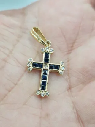 Colgante de oro 18kt con brillantes.