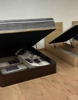 Cama con colchón y canapé