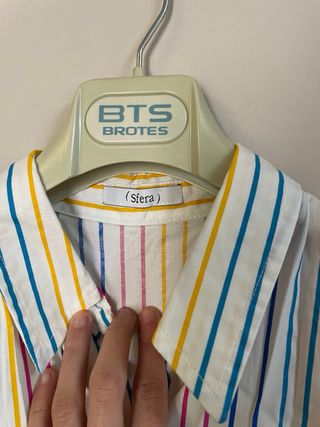 Camisa sin mangas a rayas multicolor