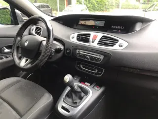 Renault Grand Scenic 2010