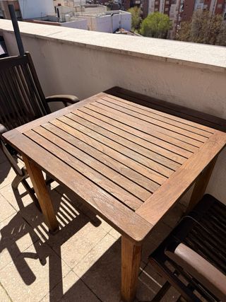 Conjunto mesa y sillas terraza madera