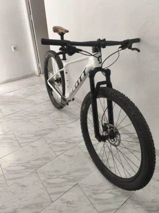 SCOTT SCALE 930 Carbono Talla M 2025