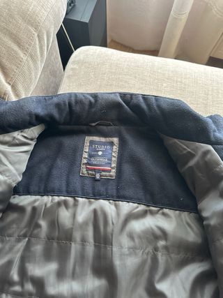 Chaqueta acolchada azul estilo casual/urbano