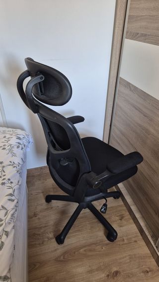 Silla de oficina ergonómica negra