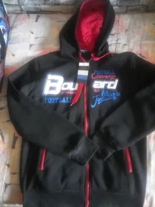 Sudadera con capucha Greeng negra y roja