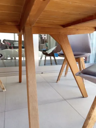 Mesa redonda exterior con 4 sillas (funda incluida