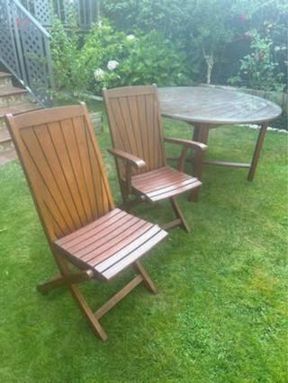 Mesa redonda teka y 6 sillas madera