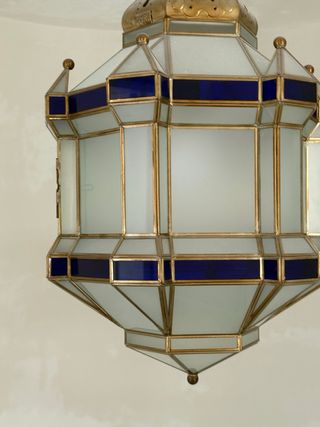 Lámpara colgante de cristal y metal