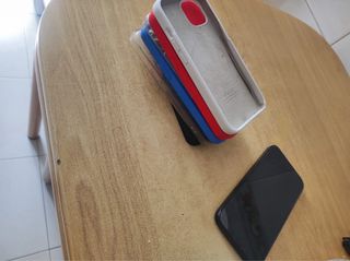 iPhone 13 128GB Negro + Cargador + Fundas