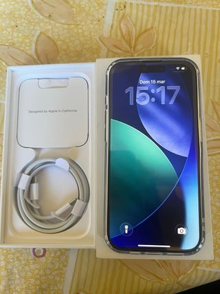 iPhone 15 Pro 256GB Negro (Trasera Rota)