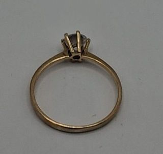 Solitario Pequeño de Oro 18k, 0,93gr. Ref. G-148.