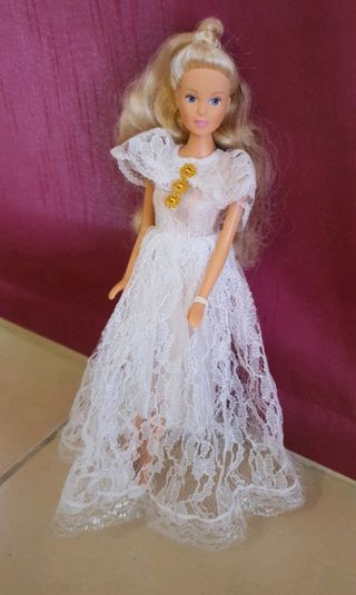 Muñeca Steffi Love con vestido de novia