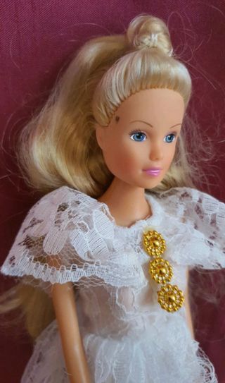 Muñeca Steffi Love con vestido de novia