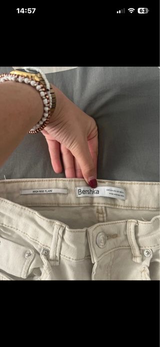 Pantalón flare beige