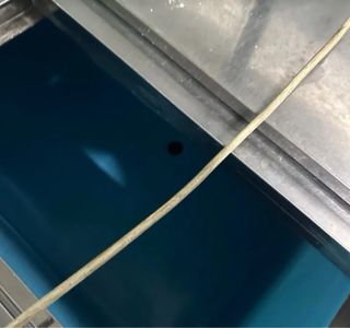 Botellero de fibra, dos puertas rojo