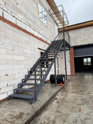 SOLDADURA Y FABRICACIÓN DE ESTRUCTURAS A MEDIDA