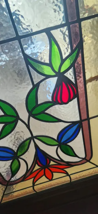 Puerta madera con cristal emplomado