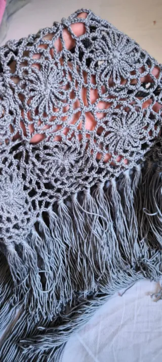 Poncho Crochet Gris Hecho a Mano
