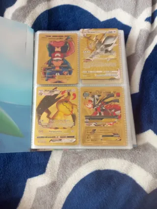 Colección de 4 cartas Pokémon doradas