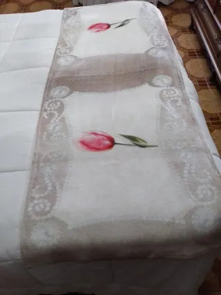 Manta cubre pies de cama floral