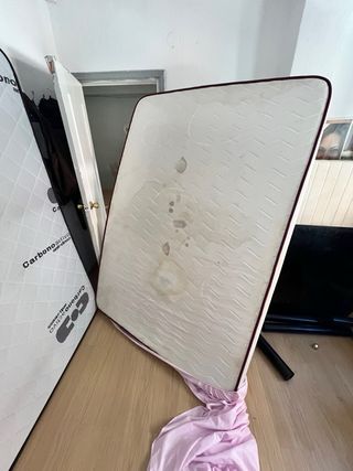 SE REGALA Somier tapizado beige y colchon 135 urge